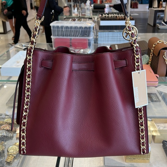 MICHAEL KORS
Mina Large Chain Shoulder Tote Bag
Dark Cherry 
NWT - Picture 5 of 16